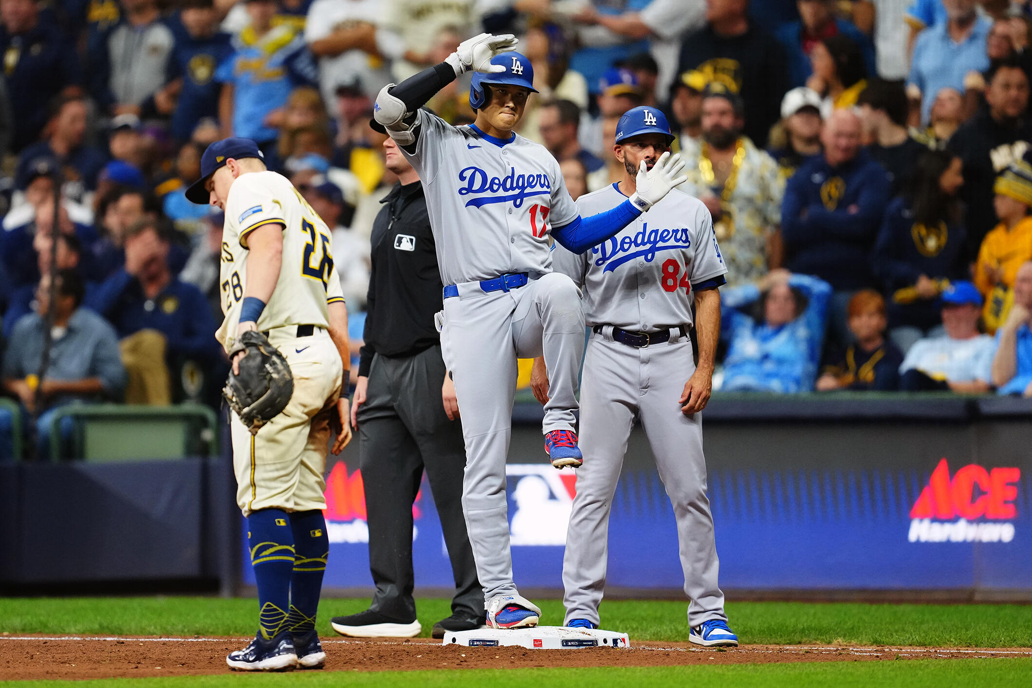 鈴木誠也 吉田正尚 侍ジャパンWBC ガチャ 応援パネル 2枚セット 侍ジャパン、ベンチに背番号「51」のユニホーム 鈴木誠也は